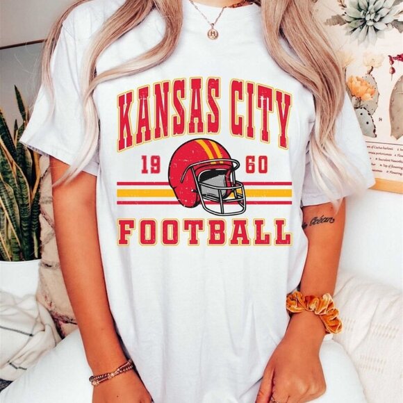 Kansas City Football Shirt Retro KC Chiefs NFL Football Fan Gift Tee 90 - Picture 1 of 5